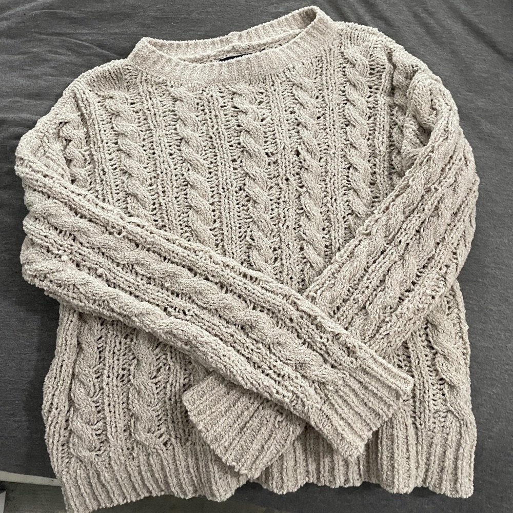 American Eagle Soft Knit Sweater. Size Small, Worn Once. Perfect Condition